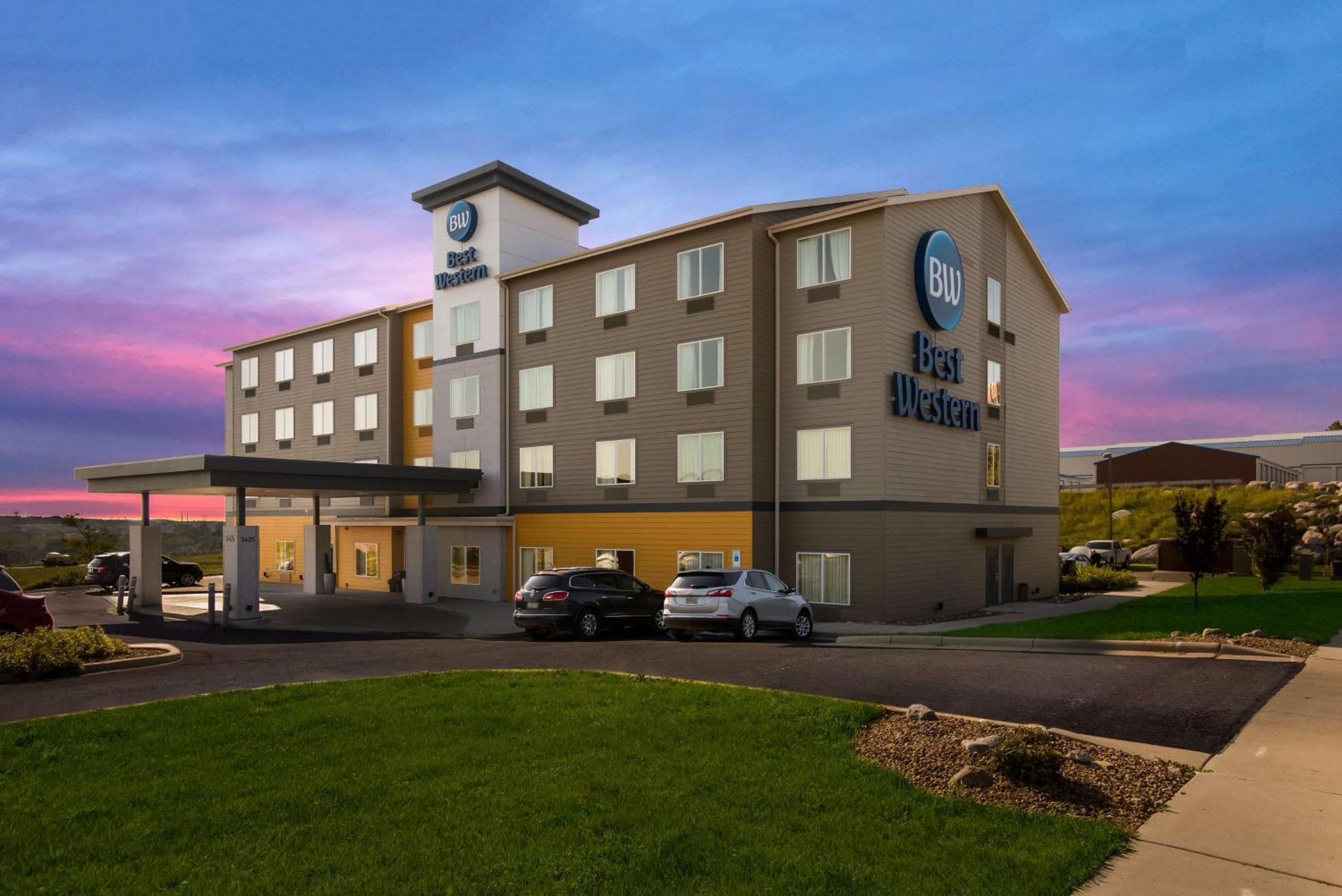 Best Western Roosevelt Place Bismarck Exterior photo